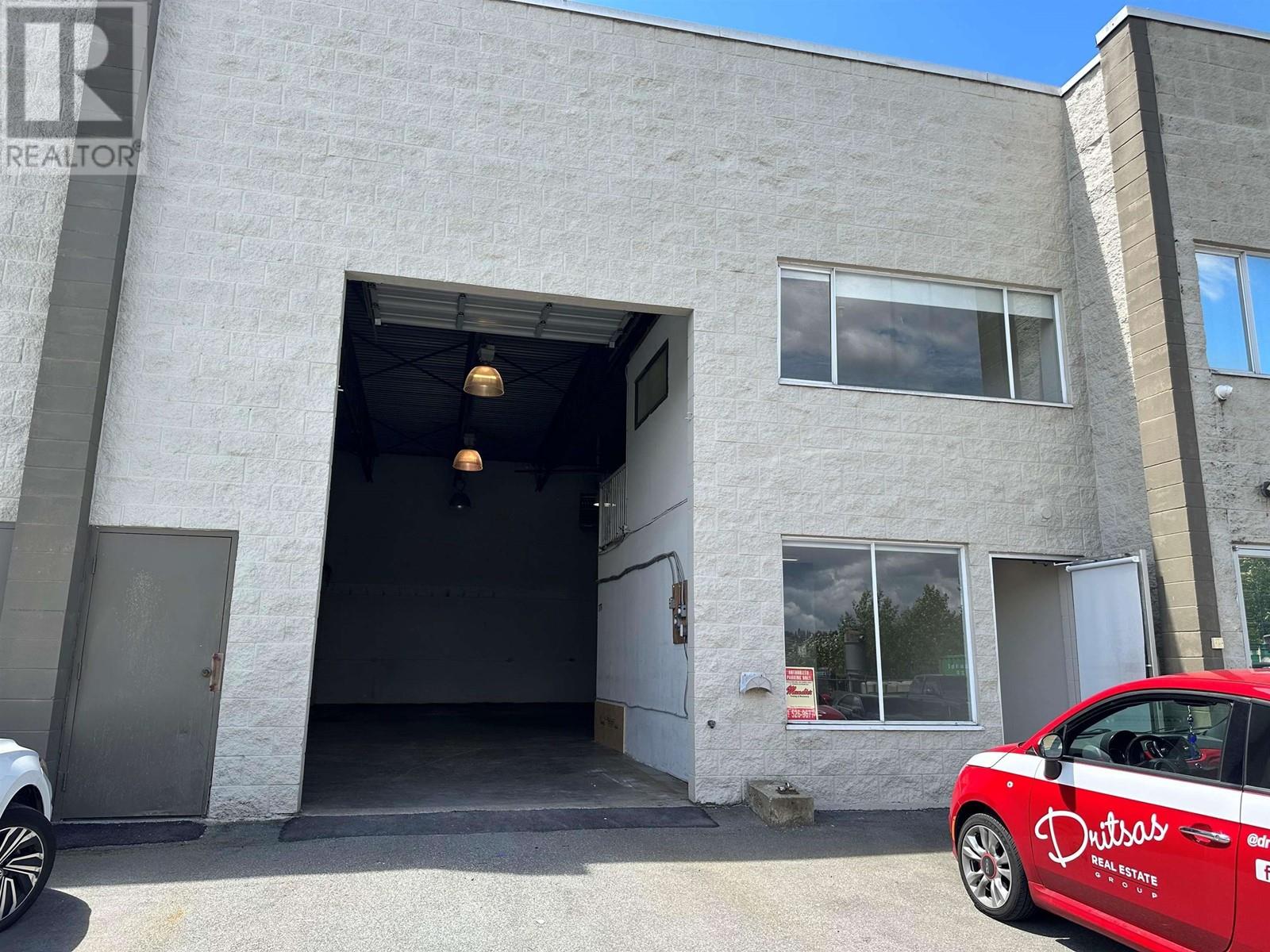 Listing Picture 3 of 16 : 111 4713 BYRNE ROAD, Burnaby / 本拿比 - 魯藝地產 Yvonne Lu Group - MLS Medallion Club Member