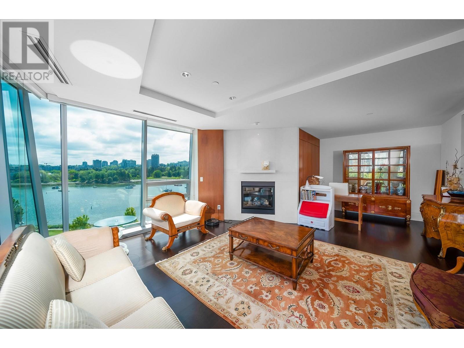 Listing Picture 5 of 34 : 702 1560 HOMER MEWS, Vancouver / 溫哥華 - 魯藝地產 Yvonne Lu Group - MLS Medallion Club Member