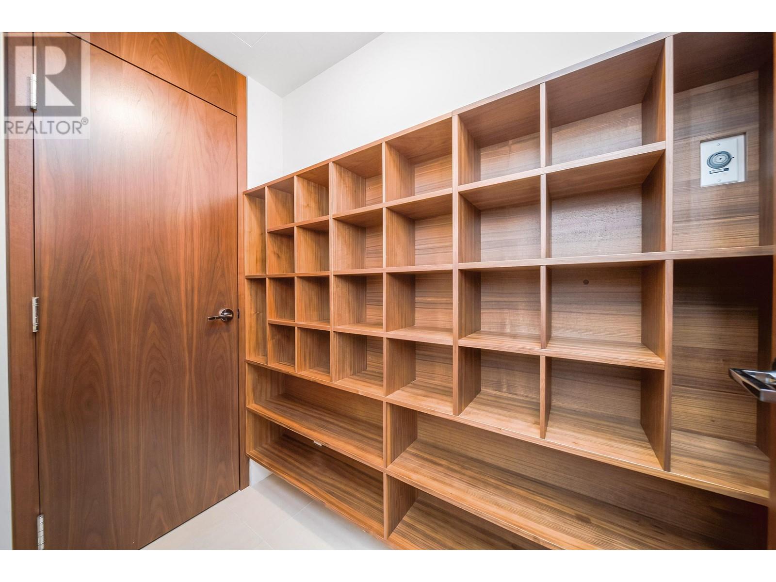 Listing Picture 17 of 34 : 702 1560 HOMER MEWS, Vancouver / 溫哥華 - 魯藝地產 Yvonne Lu Group - MLS Medallion Club Member