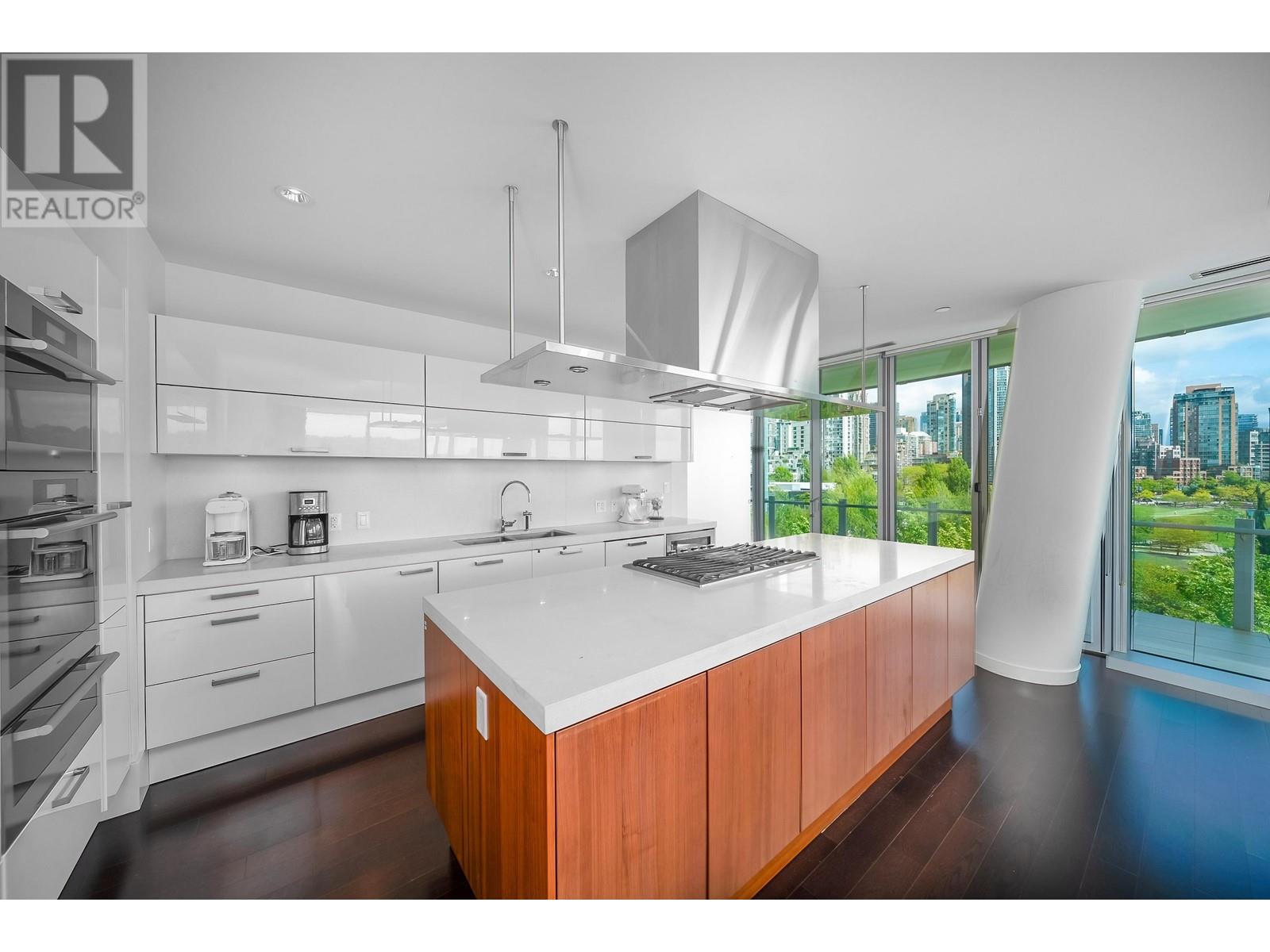 Listing Picture 8 of 34 : 702 1560 HOMER MEWS, Vancouver / 溫哥華 - 魯藝地產 Yvonne Lu Group - MLS Medallion Club Member