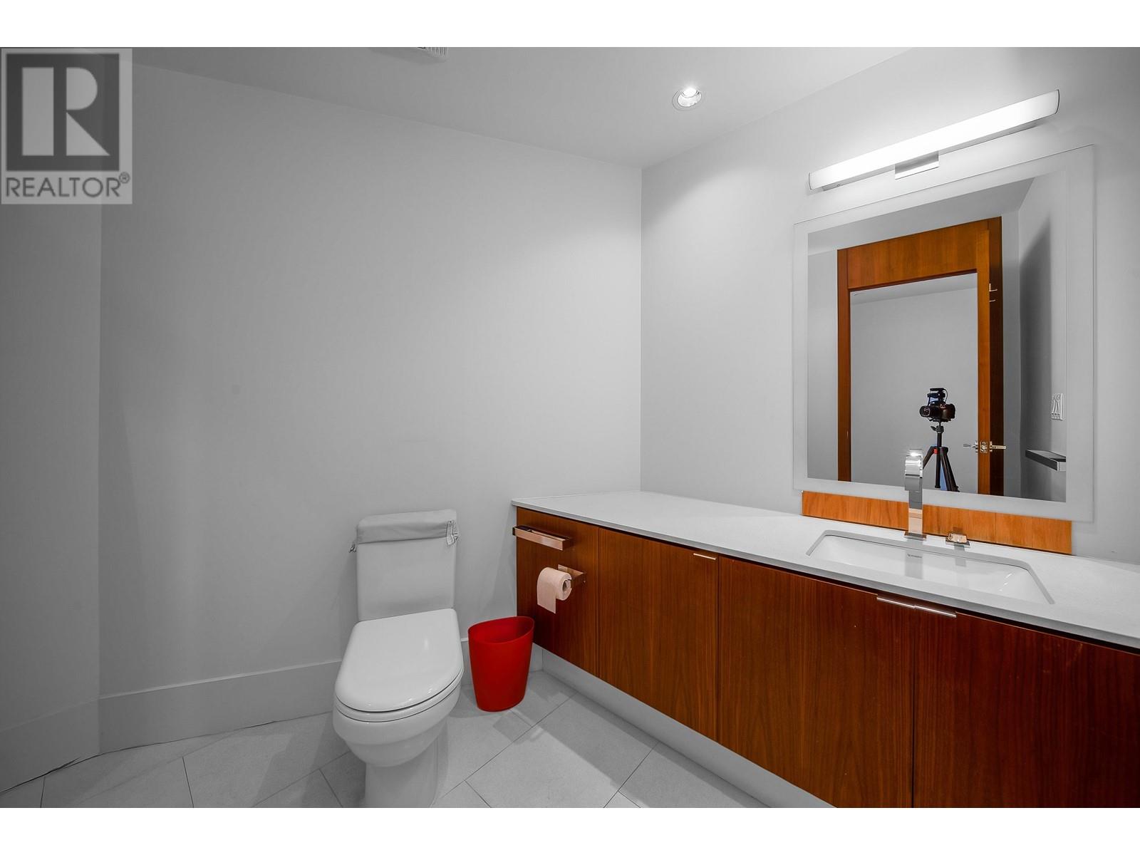 Listing Picture 15 of 34 : 702 1560 HOMER MEWS, Vancouver / 溫哥華 - 魯藝地產 Yvonne Lu Group - MLS Medallion Club Member