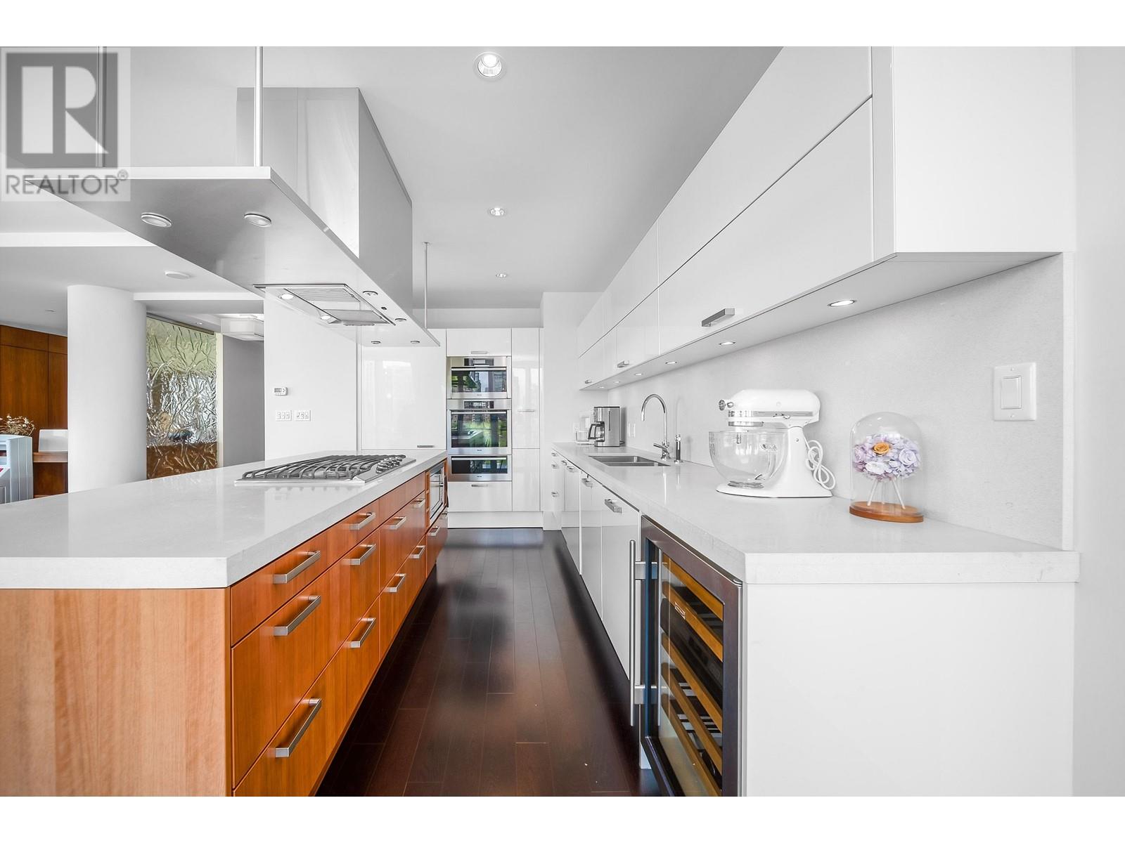 Listing Picture 9 of 34 : 702 1560 HOMER MEWS, Vancouver / 溫哥華 - 魯藝地產 Yvonne Lu Group - MLS Medallion Club Member