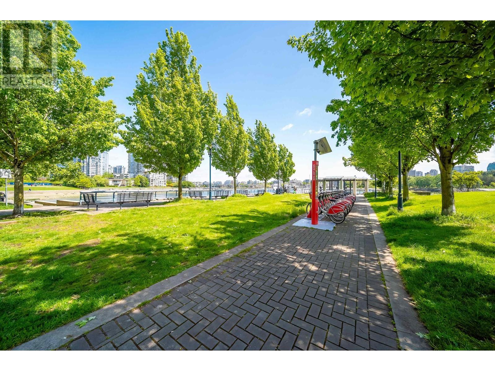 Listing Picture 34 of 34 : 702 1560 HOMER MEWS, Vancouver / 溫哥華 - 魯藝地產 Yvonne Lu Group - MLS Medallion Club Member