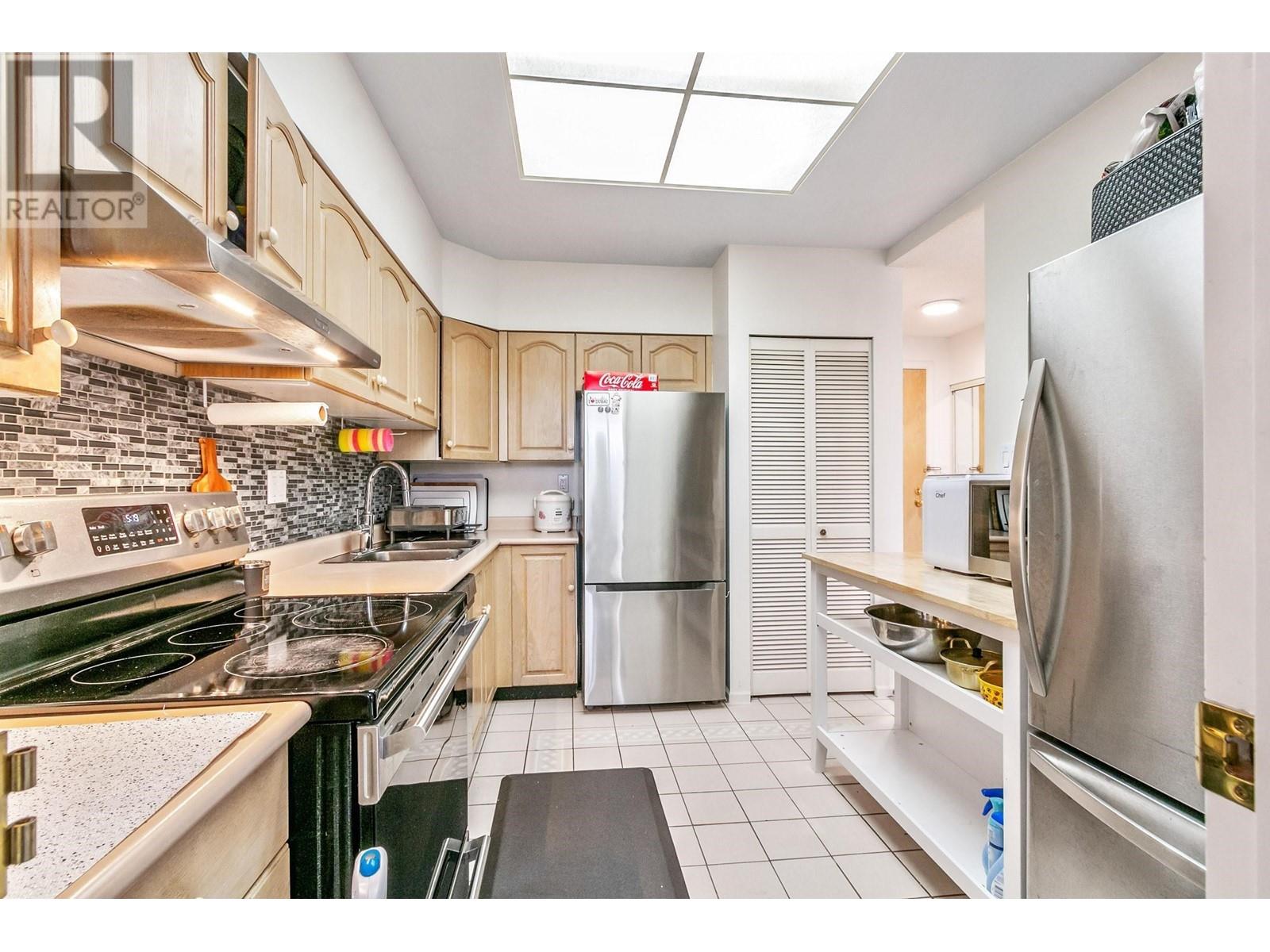 905 5885 Olive Avenue, Burnaby, British Columbia  V5H 4N8 - Photo 9 - R2953721
