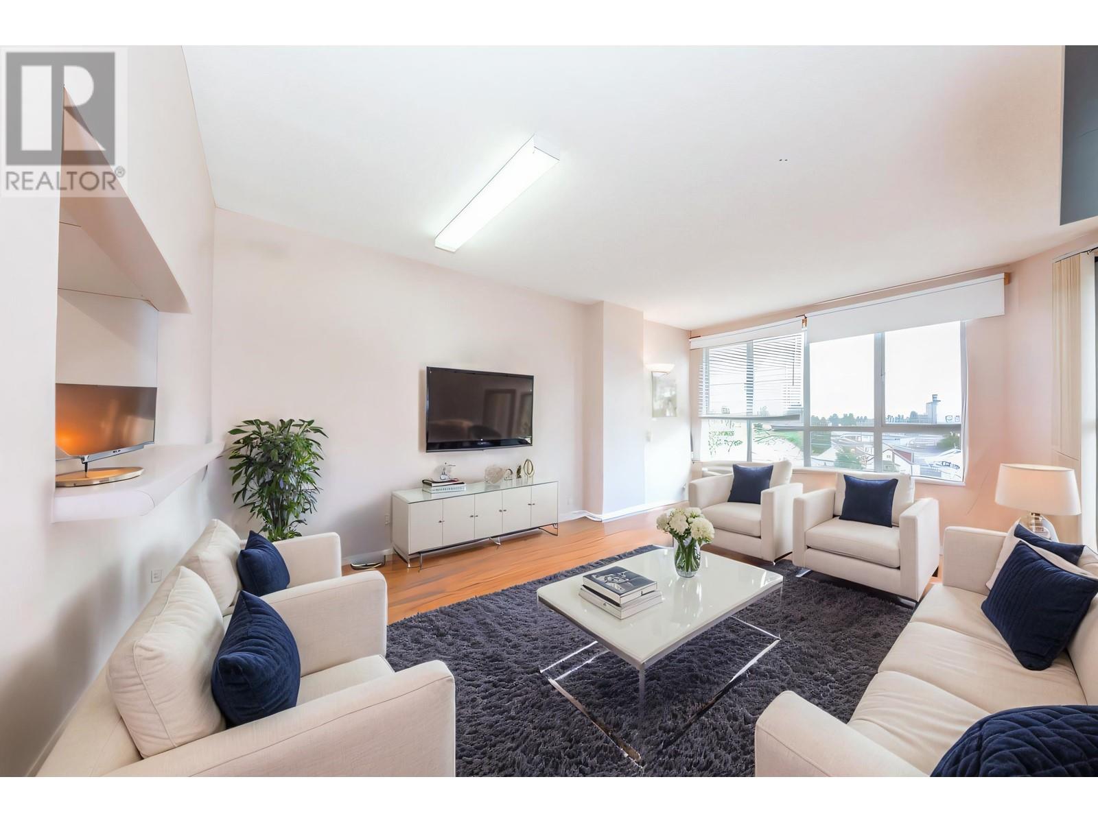 910 3489 Ascot Place, Vancouver, British Columbia  V5R 6B6 - Photo 2 - R2953742