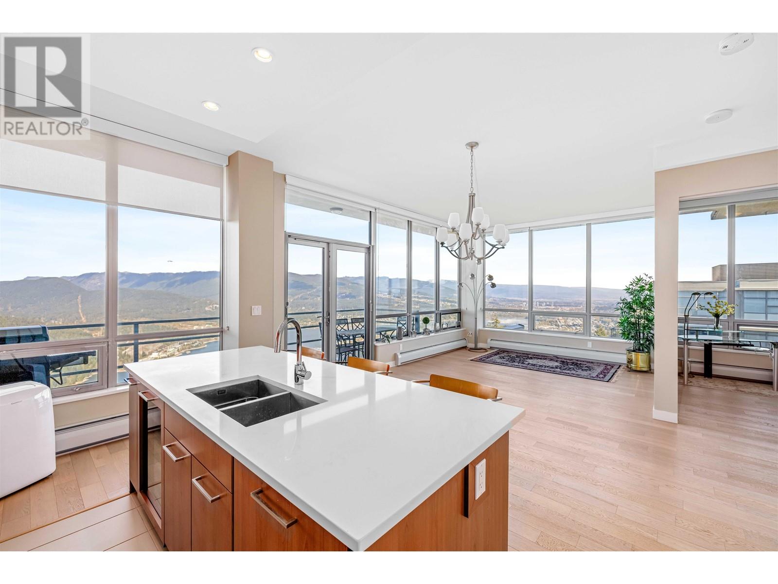 1502 9080 UNIVERSITY CRESCENT, Burnaby