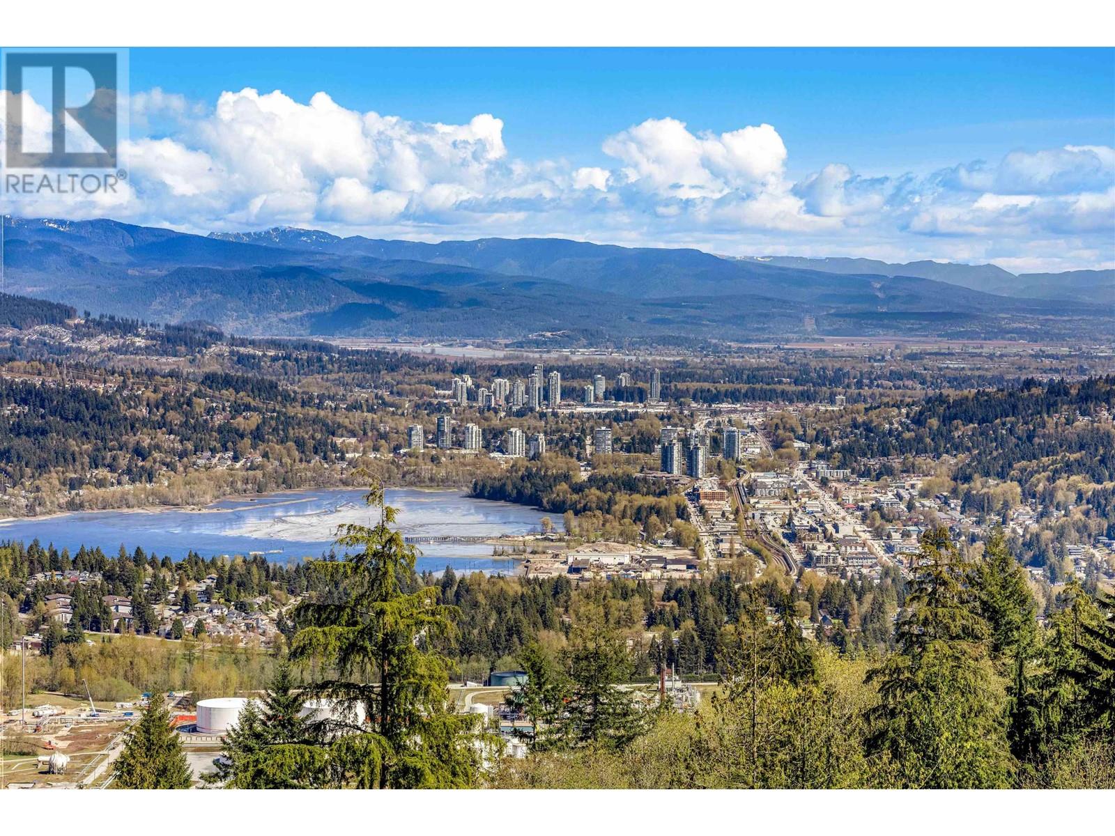 Listing Picture 31 of 35 : 1502 9080 UNIVERSITY CRESCENT, Burnaby / 本拿比 - 魯藝地產 Yvonne Lu Group - MLS Medallion Club Member