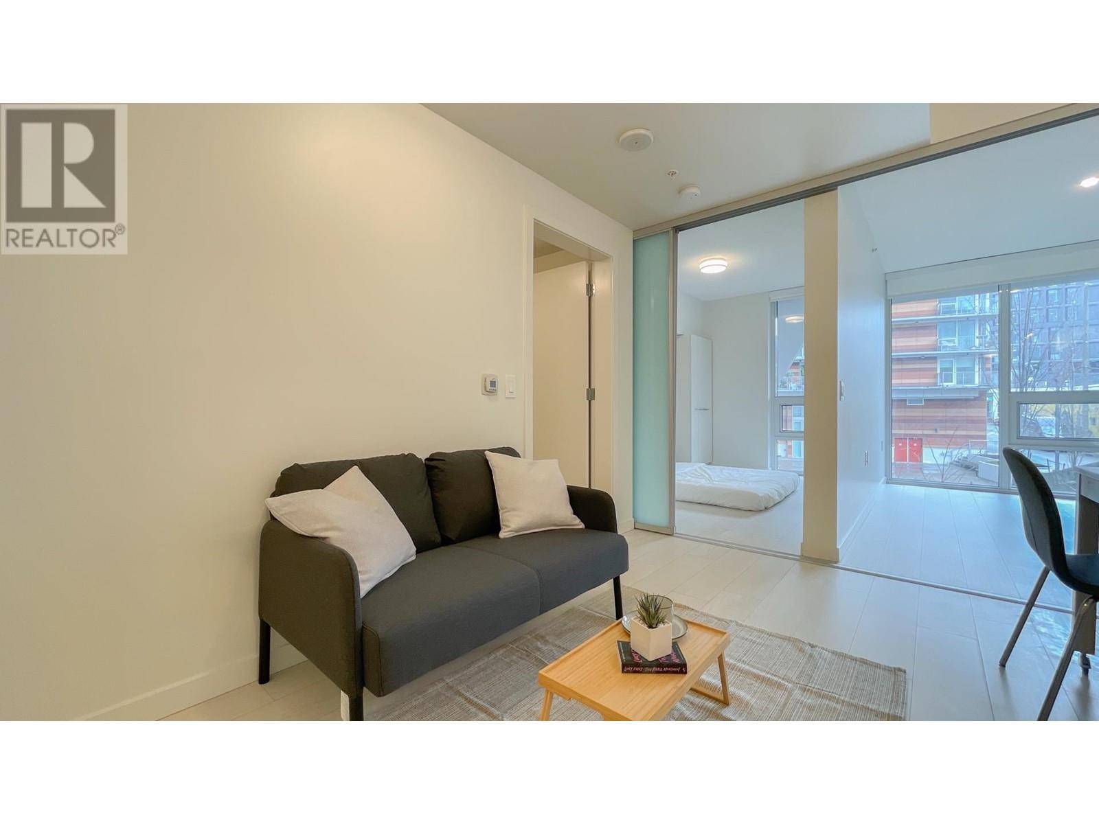 Listing Picture 8 of 22 : 201 180 E 2ND AVENUE, Vancouver / 溫哥華 - 魯藝地產 Yvonne Lu Group - MLS Medallion Club Member