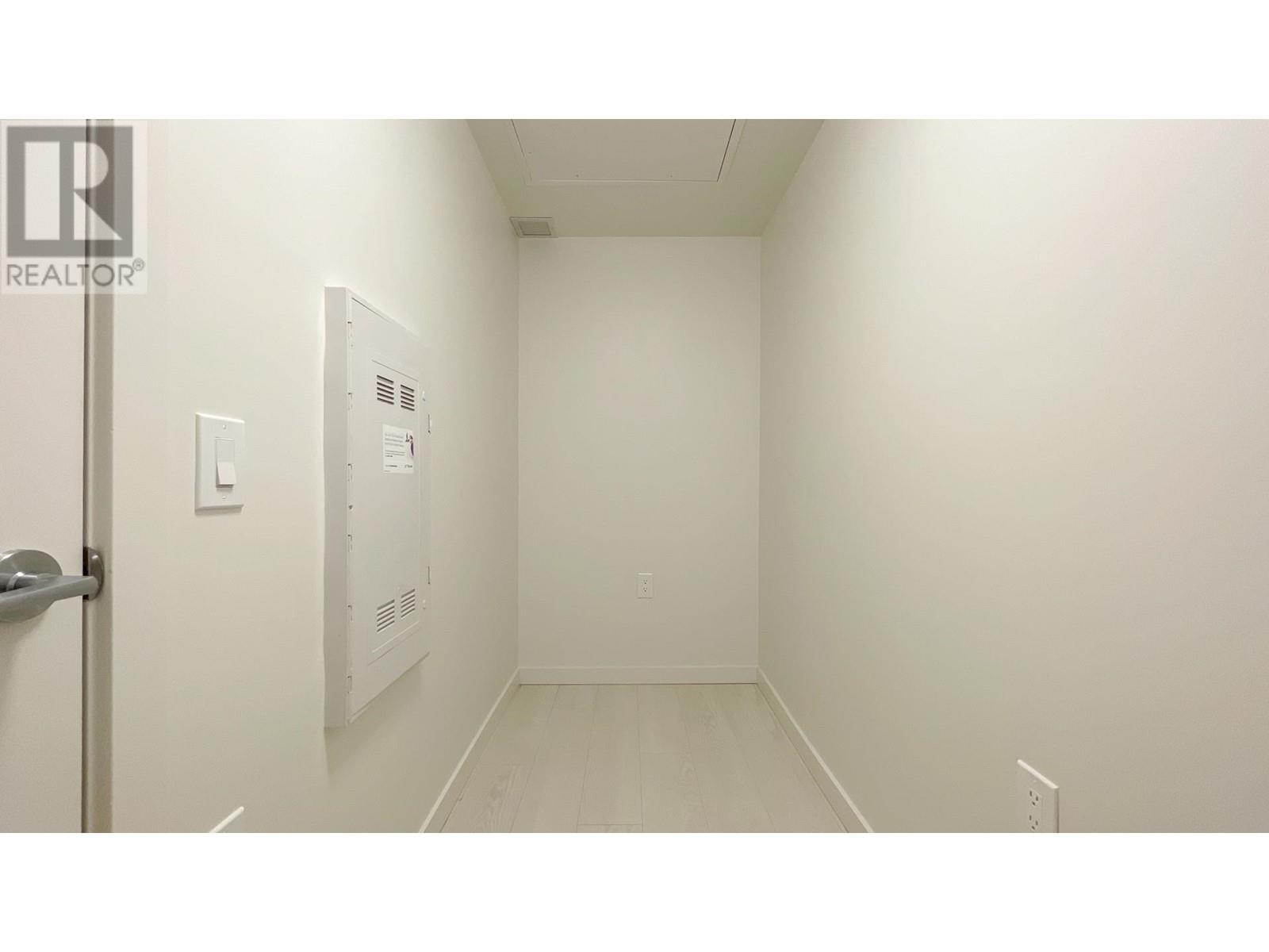 Listing Picture 13 of 22 : 201 180 E 2ND AVENUE, Vancouver / 溫哥華 - 魯藝地產 Yvonne Lu Group - MLS Medallion Club Member