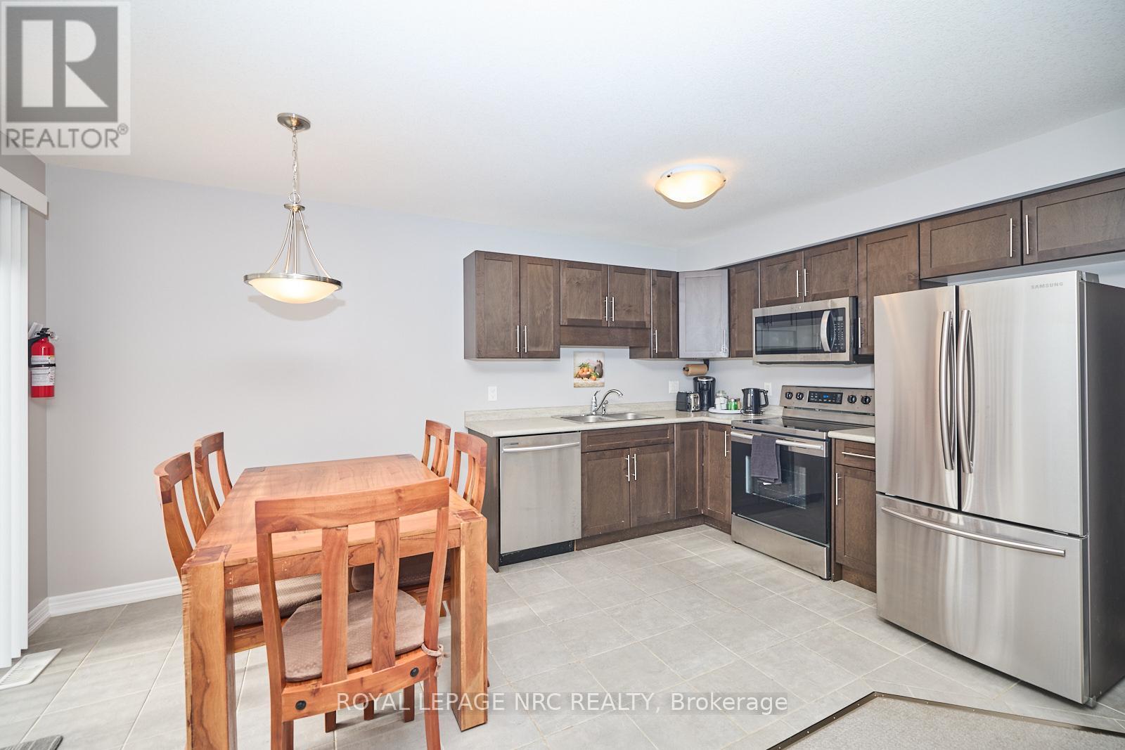 21 Haney Drive, Thorold, Ontario  L2V 0G5 - Photo 8 - X11912268