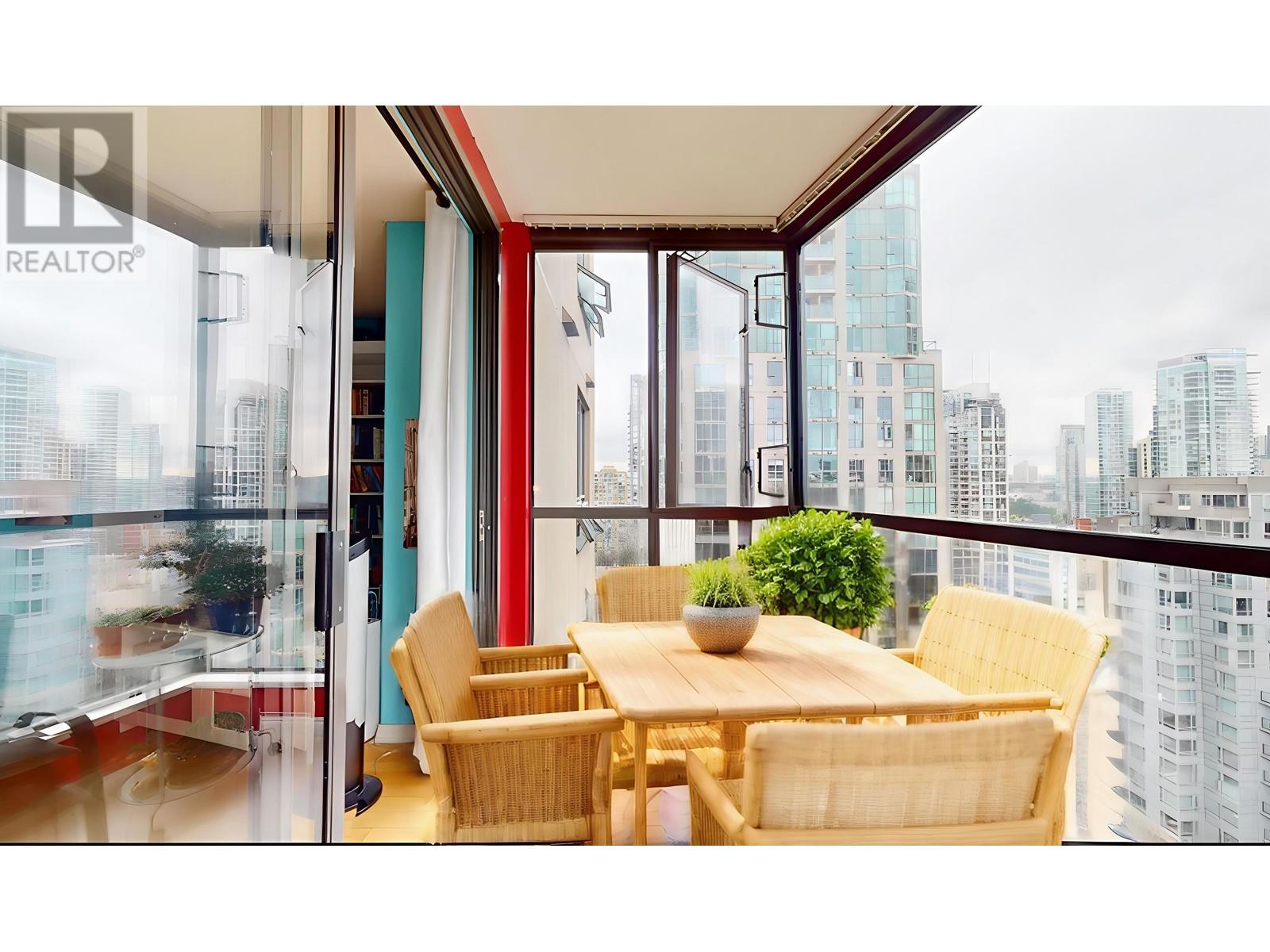 Listing Picture 8 of 13 : 2007 1189 HOWE STREET, Vancouver / 溫哥華 - 魯藝地產 Yvonne Lu Group - MLS Medallion Club Member