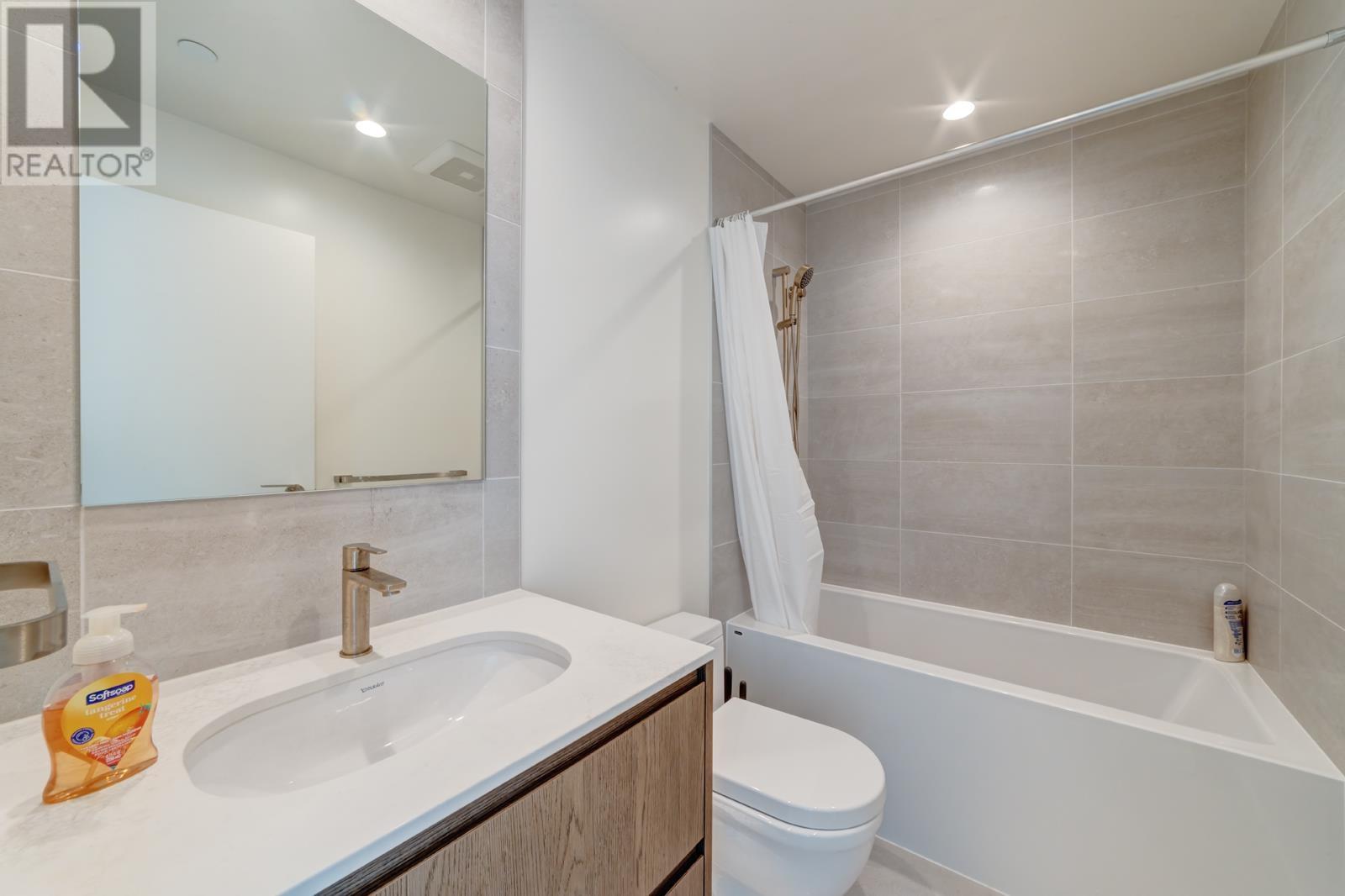 Listing Picture 18 of 40 : 608 6855 PEARSON WAY, Richmond / 烈治文 - 魯藝地產 Yvonne Lu Group - MLS Medallion Club Member
