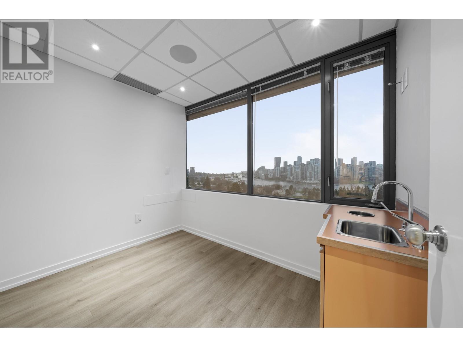 730 943 W BROADWAY, vancouver, British Columbia V5Z4E1