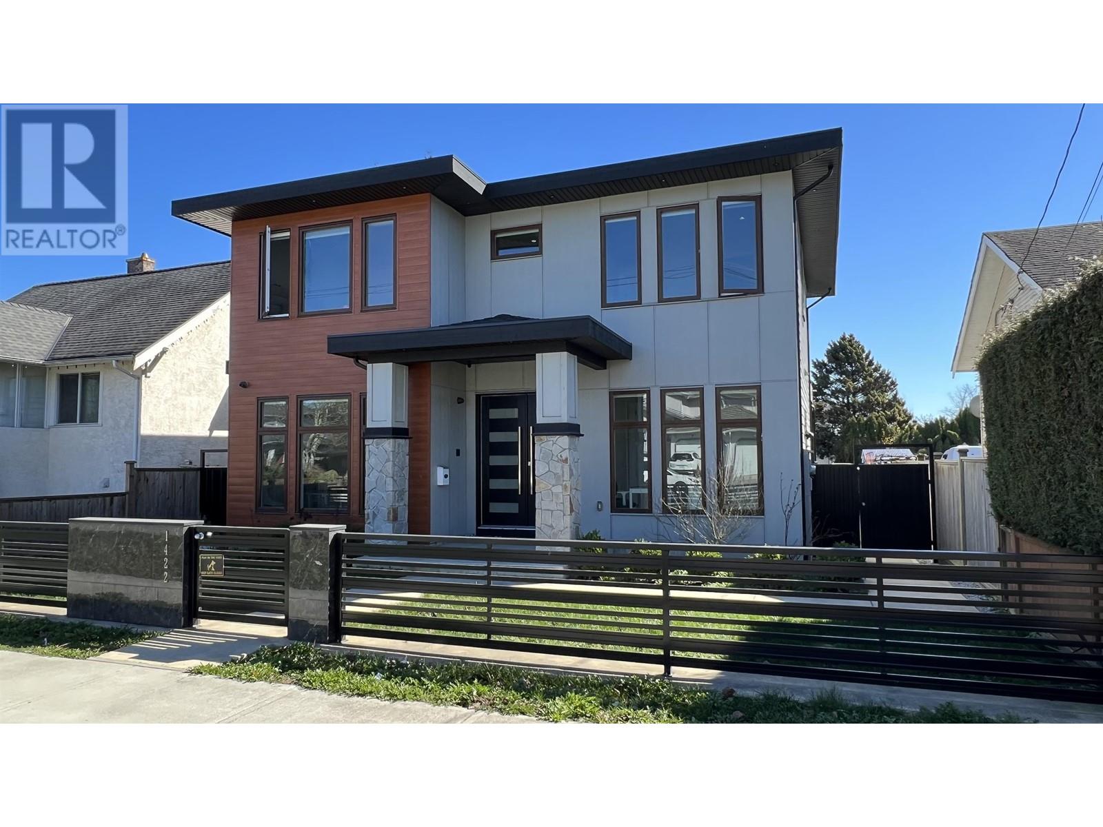 1422 Tenth Avenue, New Westminster, British Columbia  V3M 3J1 - Photo 1 - R2953503