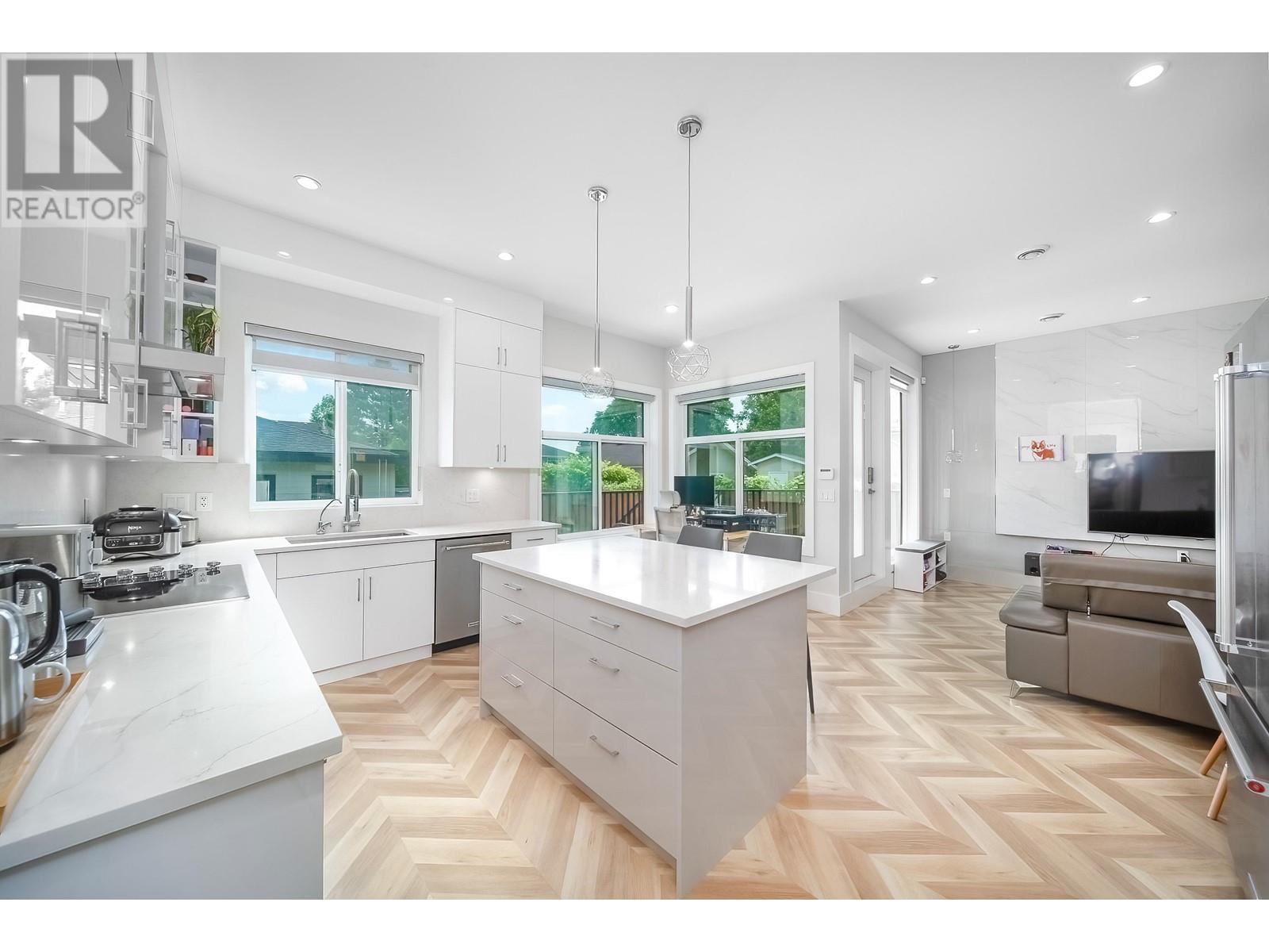 1422 Tenth Avenue, New Westminster, British Columbia  V3M 3J1 - Photo 18 - R2953503