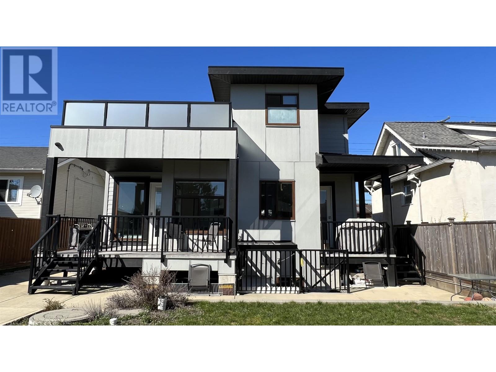 1422 Tenth Avenue, New Westminster, British Columbia  V3M 3J1 - Photo 3 - R2953503