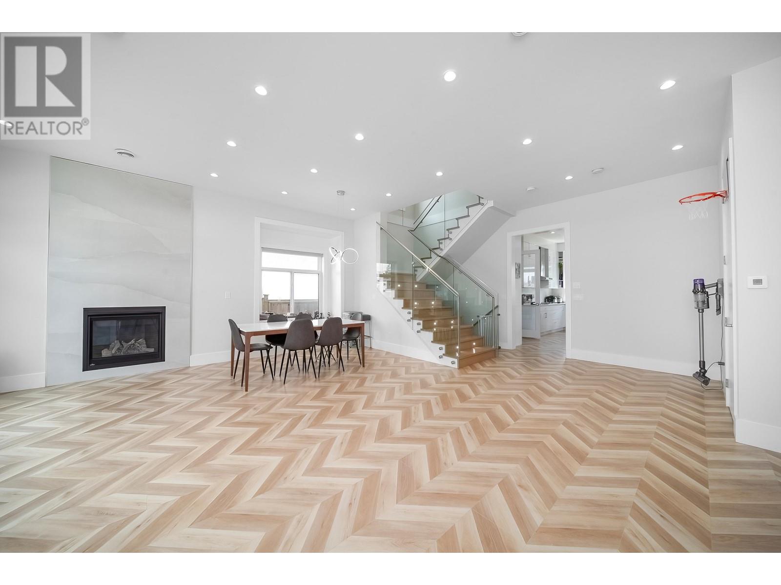 1422 Tenth Avenue, New Westminster, British Columbia  V3M 3J1 - Photo 10 - R2953503