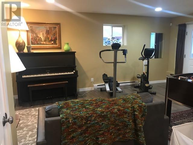 190 N ELLESMERE AVENUE