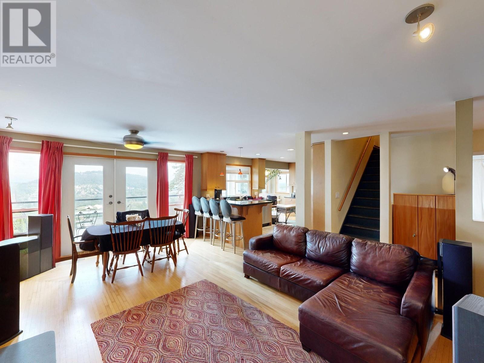 190 N ELLESMERE AVENUE