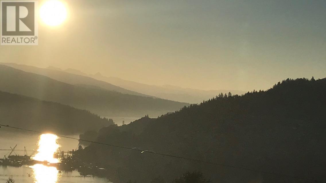 190 N ELLESMERE AVENUE