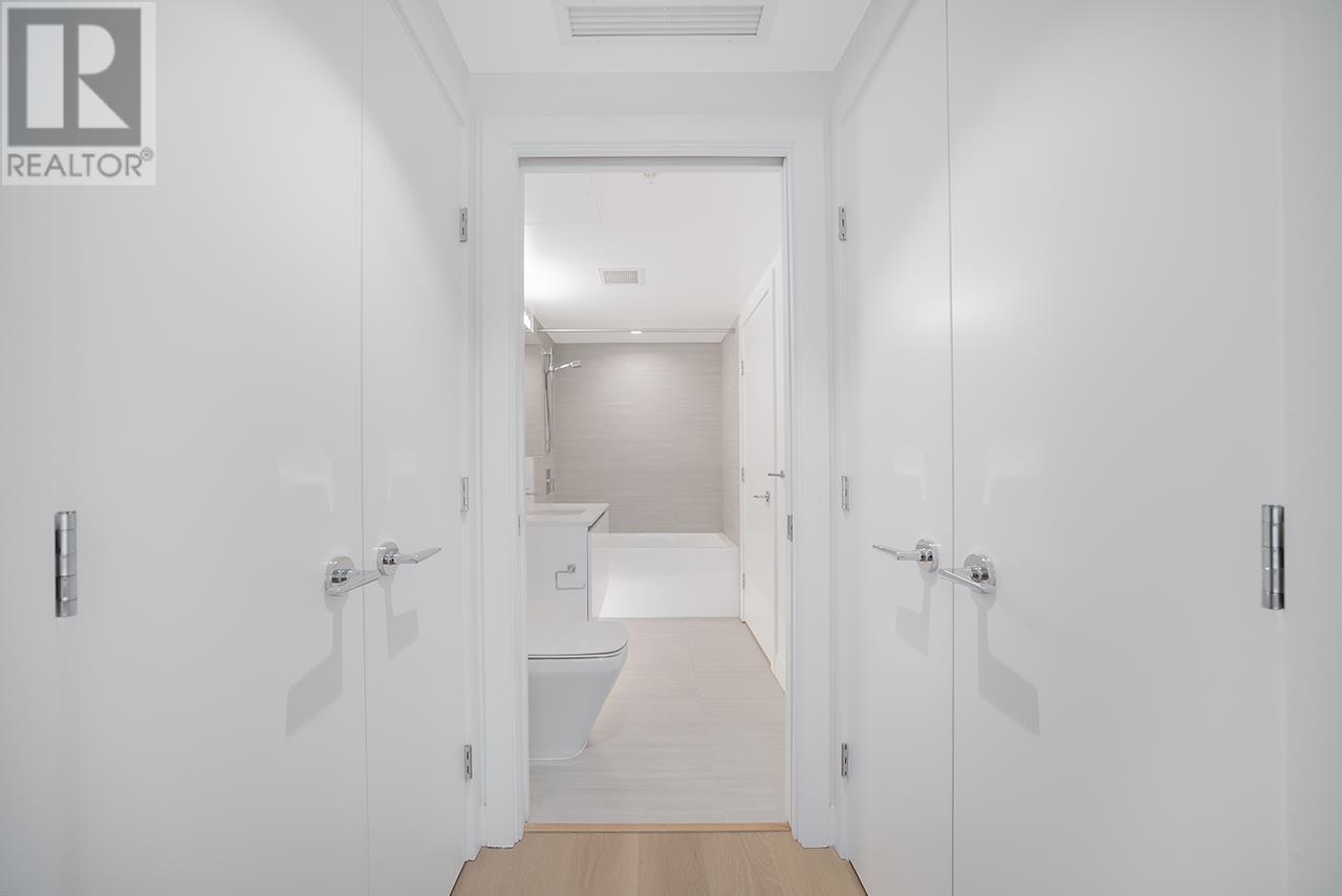 Listing Picture 10 of 17 : 1708 5766 GILBERT ROAD, Richmond / 烈治文 - 魯藝地產 Yvonne Lu Group - MLS Medallion Club Member