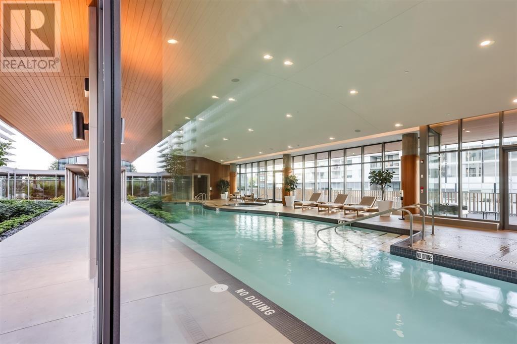 Listing Picture 14 of 21 : 401 6688 PEARSON WAY, Richmond / 烈治文 - 魯藝地產 Yvonne Lu Group - MLS Medallion Club Member