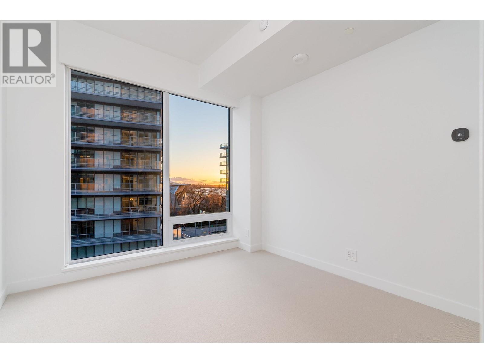 Listing Picture 10 of 21 : 401 6688 PEARSON WAY, Richmond / 烈治文 - 魯藝地產 Yvonne Lu Group - MLS Medallion Club Member