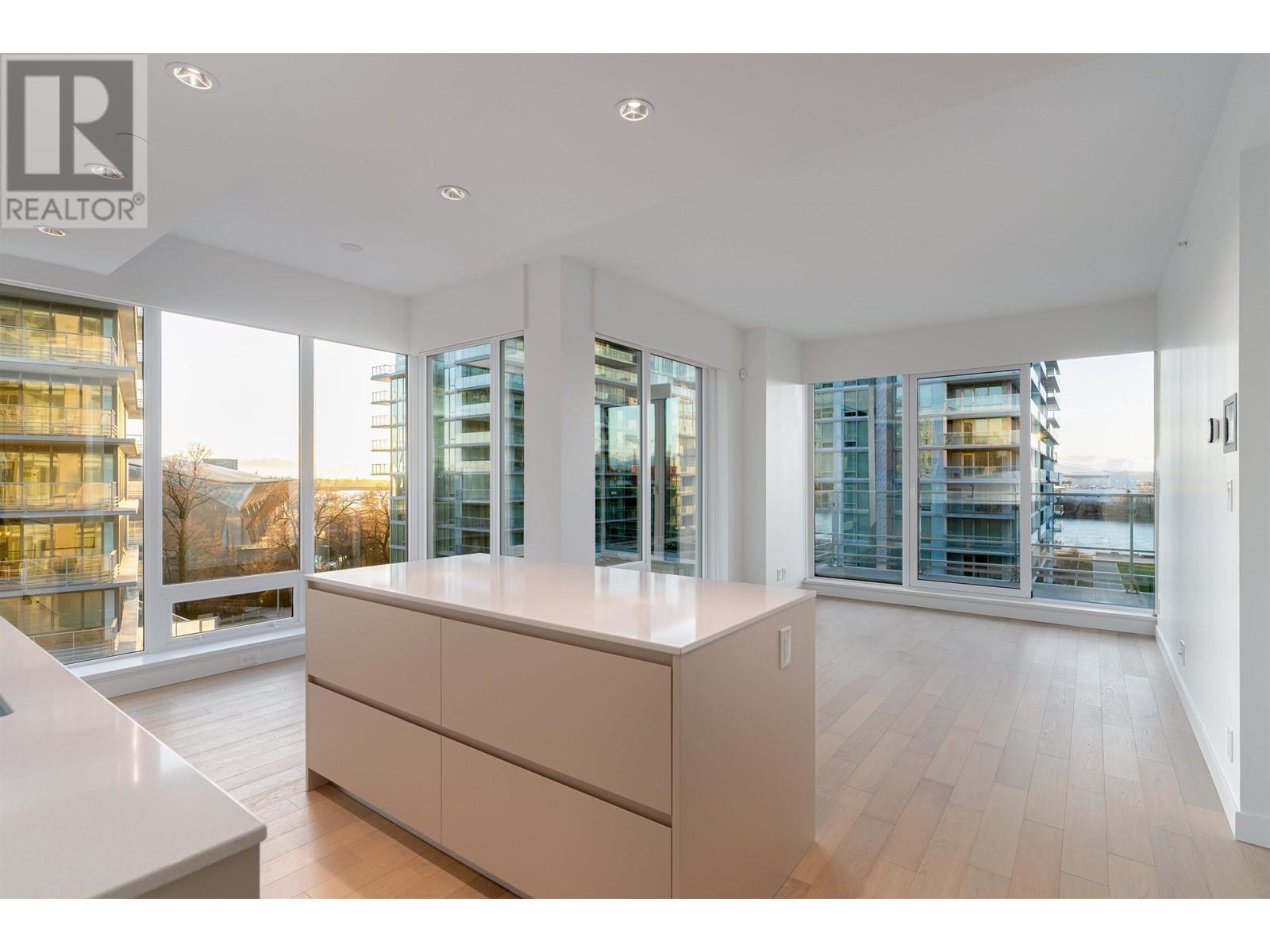Listing Picture 7 of 21 : 401 6688 PEARSON WAY, Richmond / 烈治文 - 魯藝地產 Yvonne Lu Group - MLS Medallion Club Member