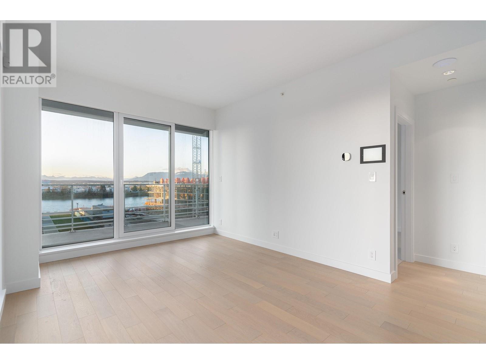 Listing Picture 5 of 21 : 401 6688 PEARSON WAY, Richmond / 烈治文 - 魯藝地產 Yvonne Lu Group - MLS Medallion Club Member