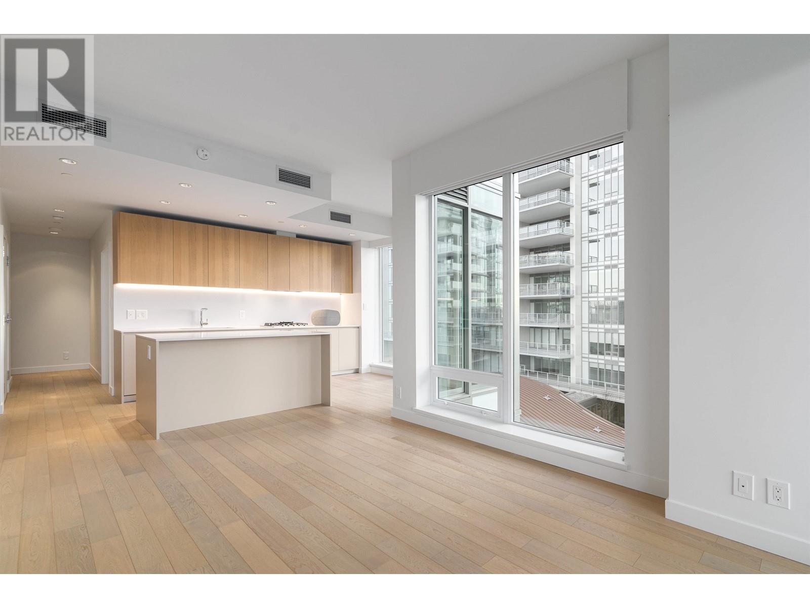 Listing Picture 6 of 21 : 401 6688 PEARSON WAY, Richmond / 烈治文 - 魯藝地產 Yvonne Lu Group - MLS Medallion Club Member