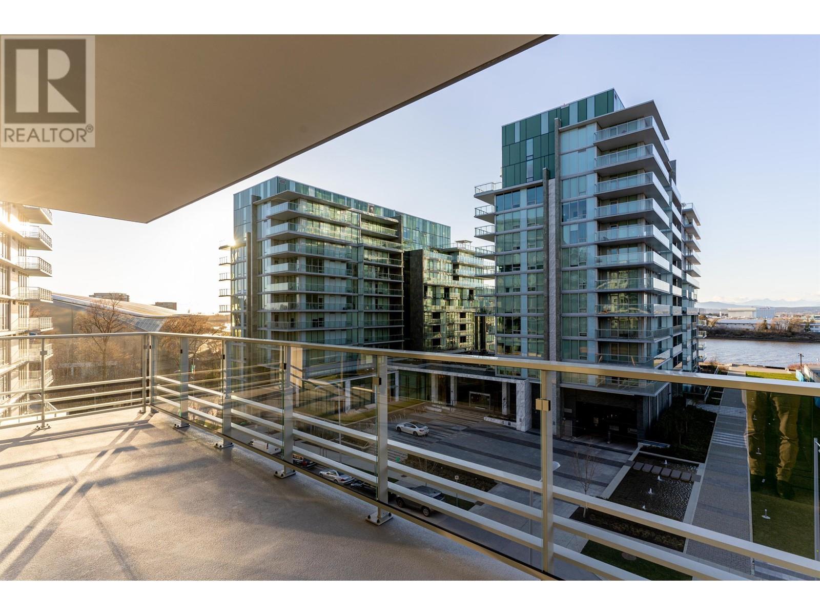 Listing Picture 13 of 21 : 401 6688 PEARSON WAY, Richmond / 烈治文 - 魯藝地產 Yvonne Lu Group - MLS Medallion Club Member