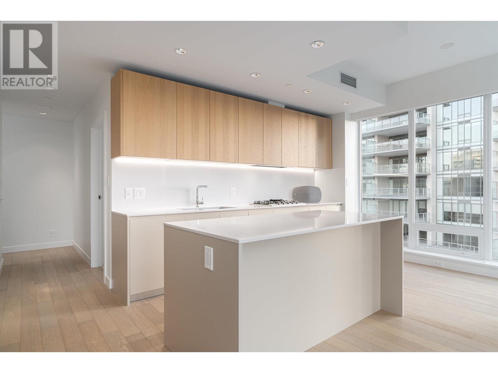 Listing Picture 4 of 21 : 401 6688 PEARSON WAY, Richmond / 烈治文 - 魯藝地產 Yvonne Lu Group - MLS Medallion Club Member
