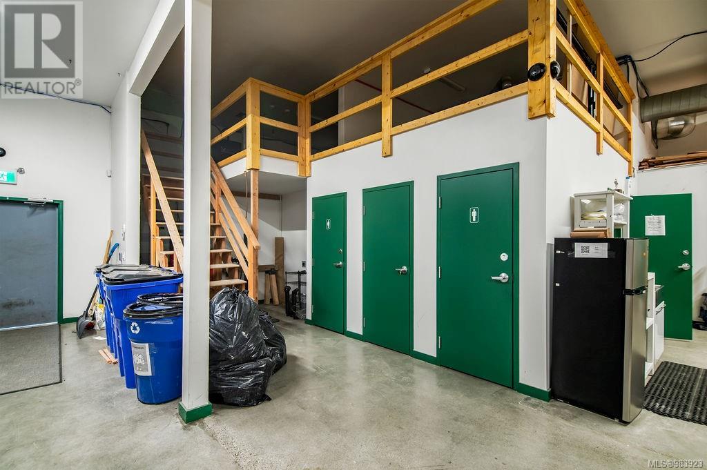 2712 Dunsmuir Ave, Cumberland, British Columbia  V0R 1S0 - Photo 37 - 983923