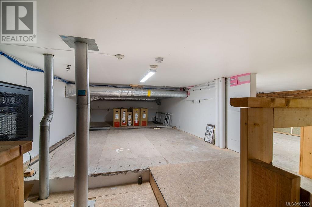 2712 Dunsmuir Ave, Cumberland, British Columbia  V0R 1S0 - Photo 41 - 983923
