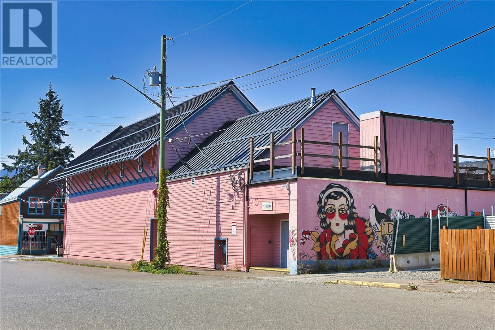 2712 Dunsmuir Ave, Cumberland, British Columbia  V0R 1S0 - Photo 66 - 983923
