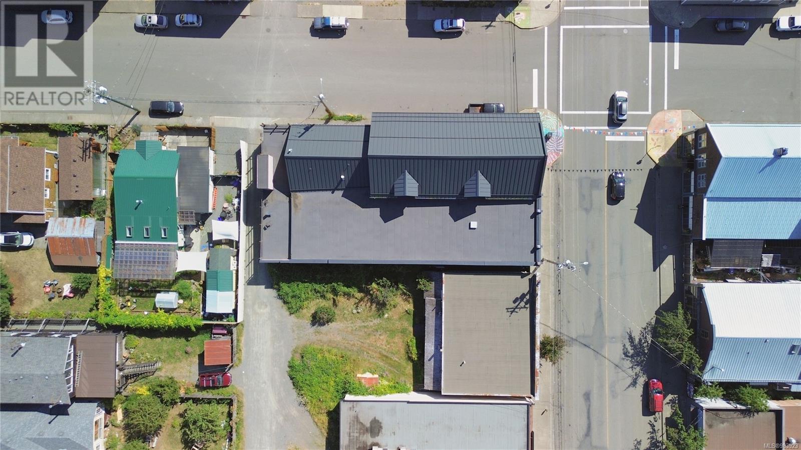 2712 Dunsmuir Ave, Cumberland, British Columbia  V0R 1S0 - Photo 67 - 983923