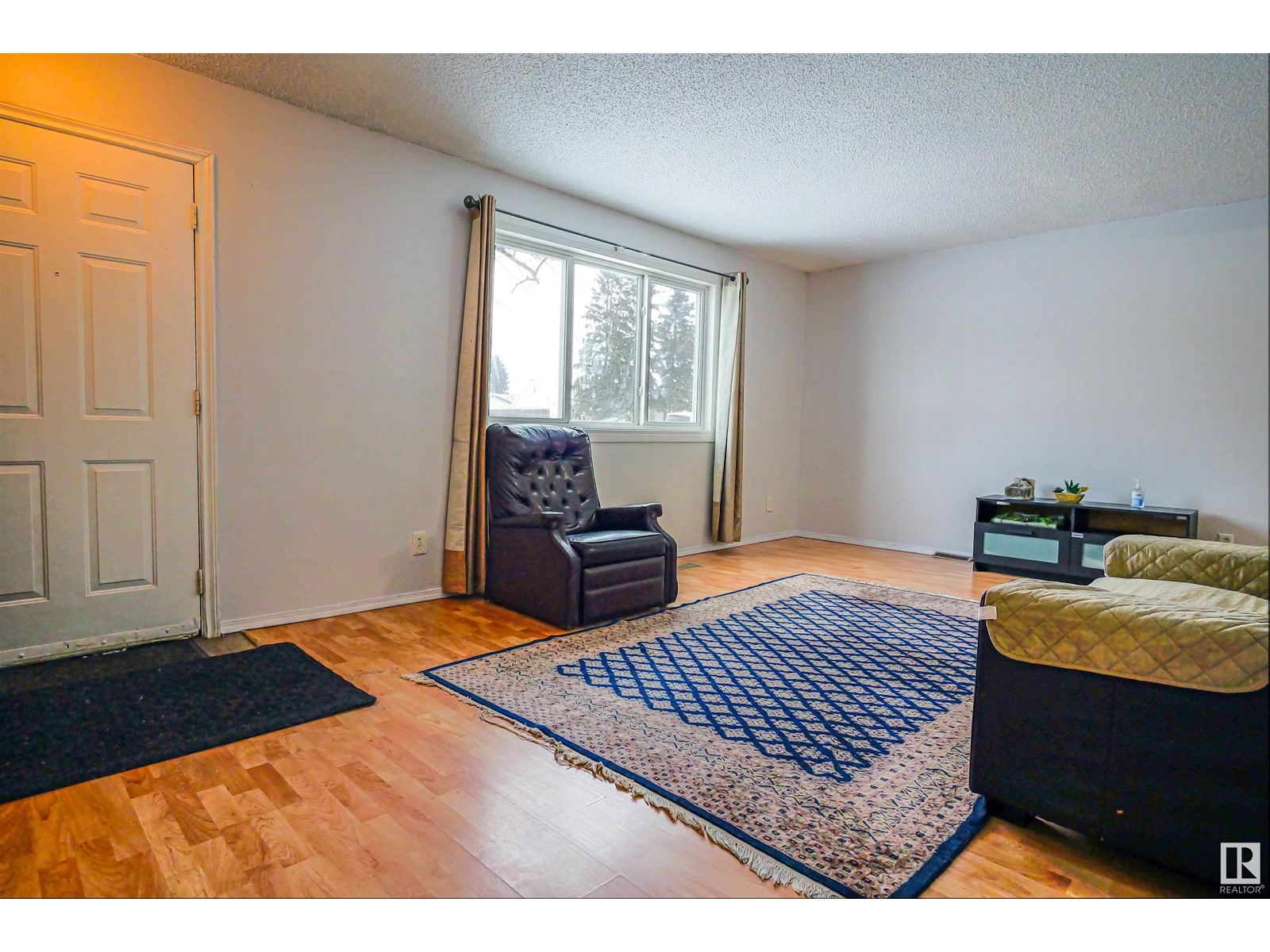Property at 8437 29 AV NW image 2
