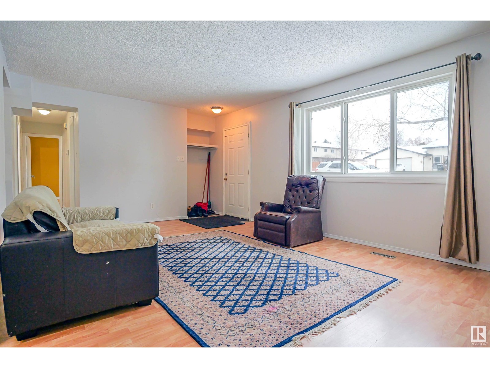 Property at 8437 29 AV NW image 3