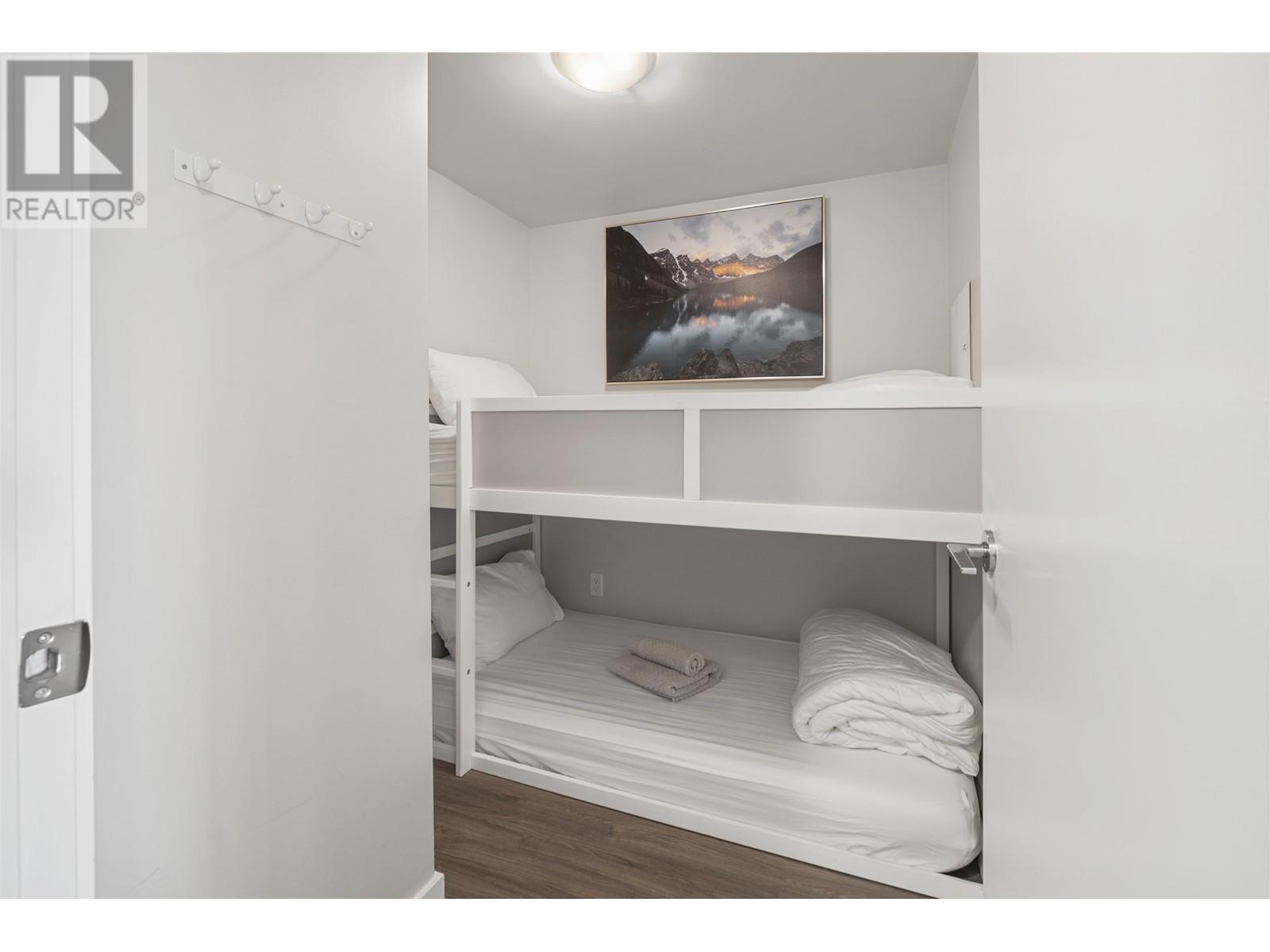 Listing Picture 8 of 16 : 305 689 ABBOTT STREET, Vancouver / 溫哥華 - 魯藝地產 Yvonne Lu Group - MLS Medallion Club Member