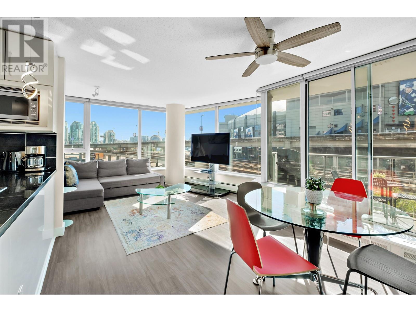 305 689 ABBOTT STREET, Vancouver