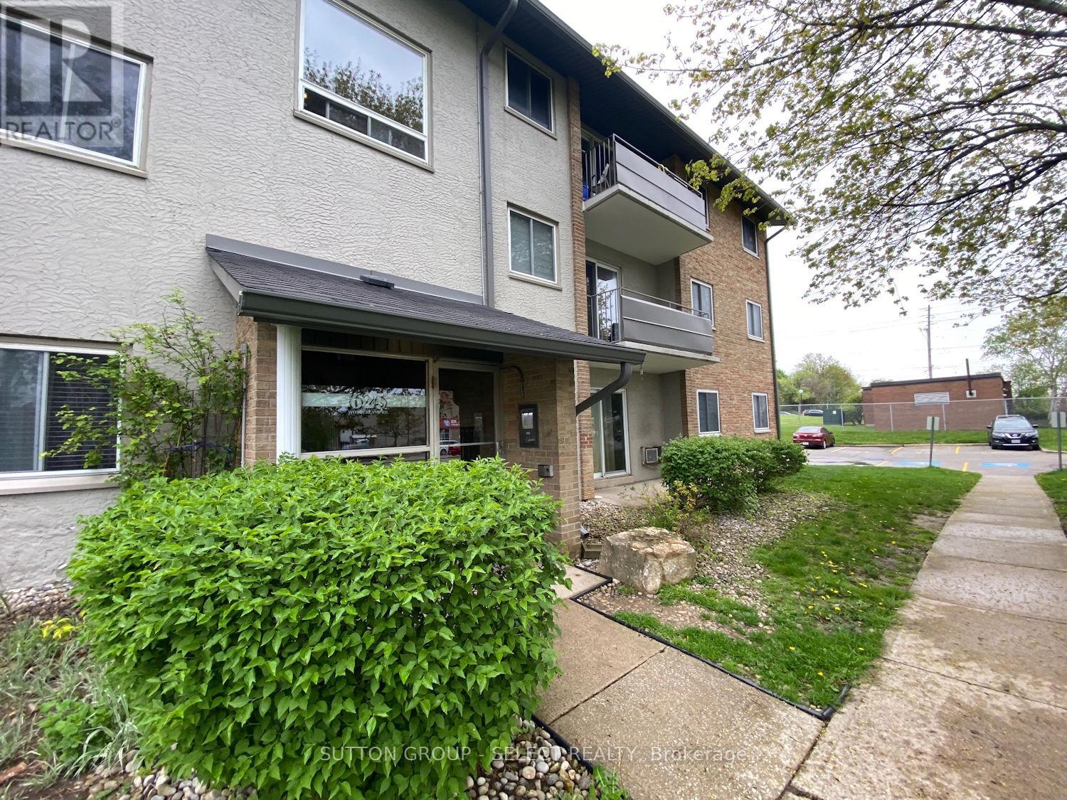 11 - 625 Wonderland Road S