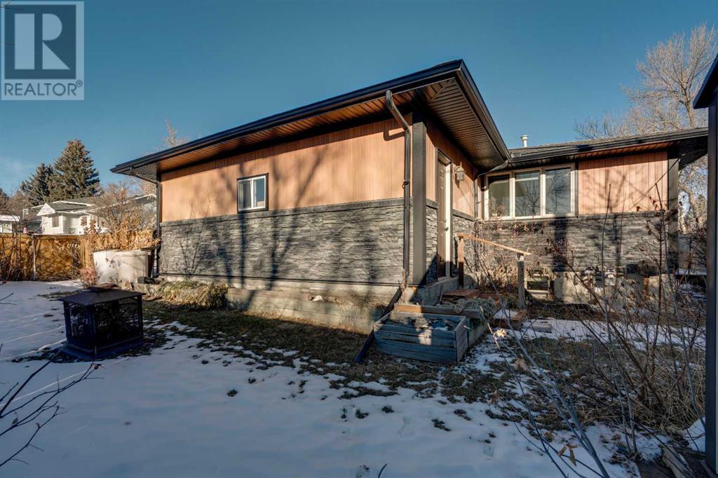 3 Cardiff Drive Nw, Calgary, Alberta  T2K 1R4 - Photo 34 - A2185652