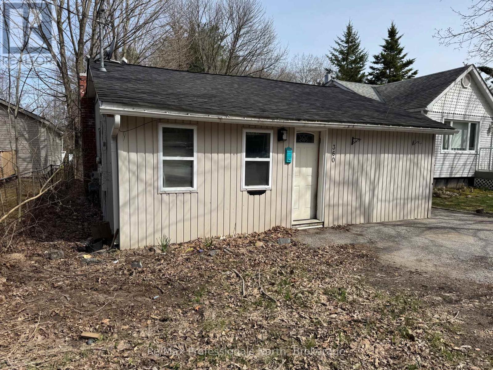 360 MUSKOKA BEACH ROAD, Gravenhurst, Ontario
