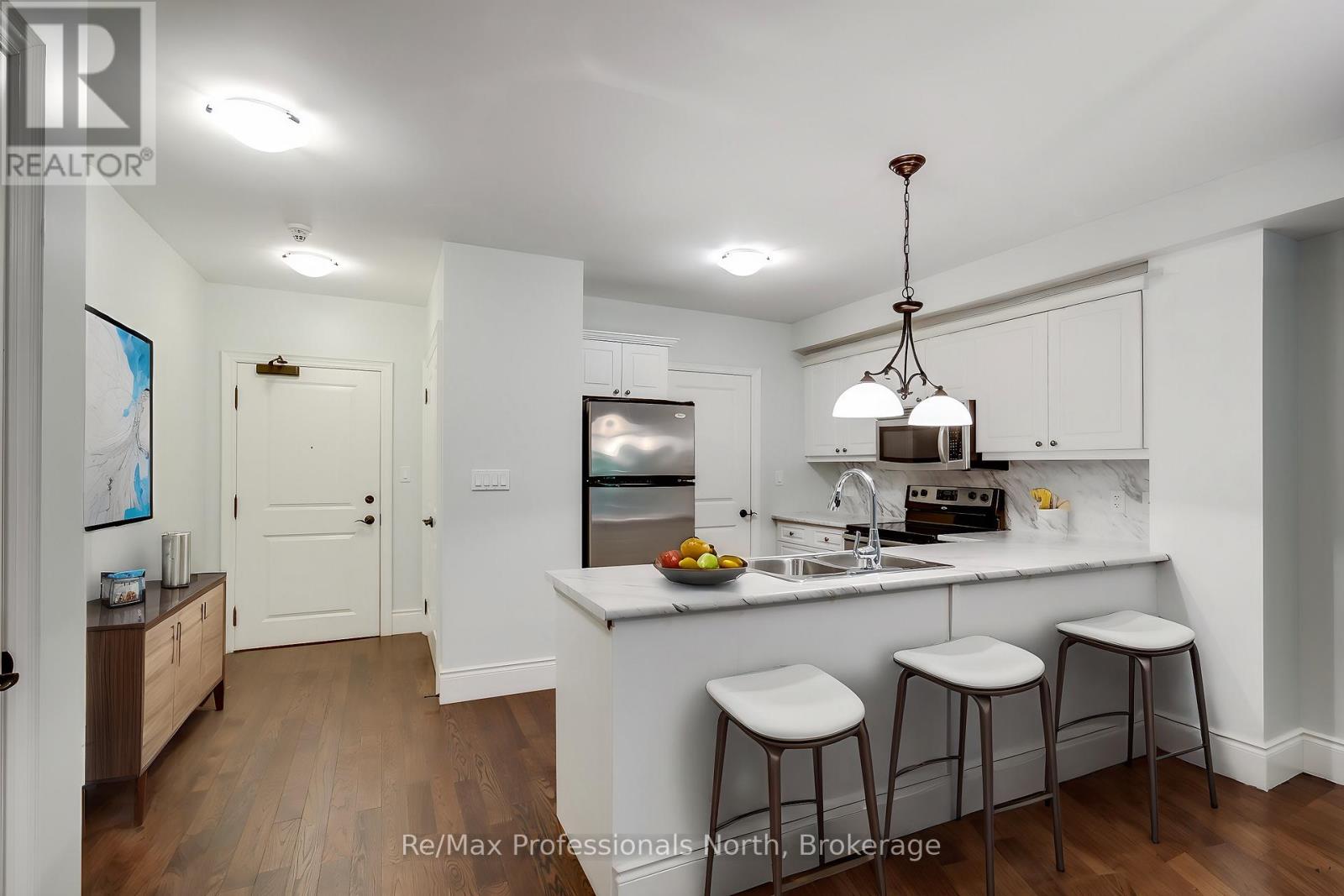 104 - 391 James Street W, Gravenhurst, Ontario  P1P 0A5 - Photo 2 - X11912813
