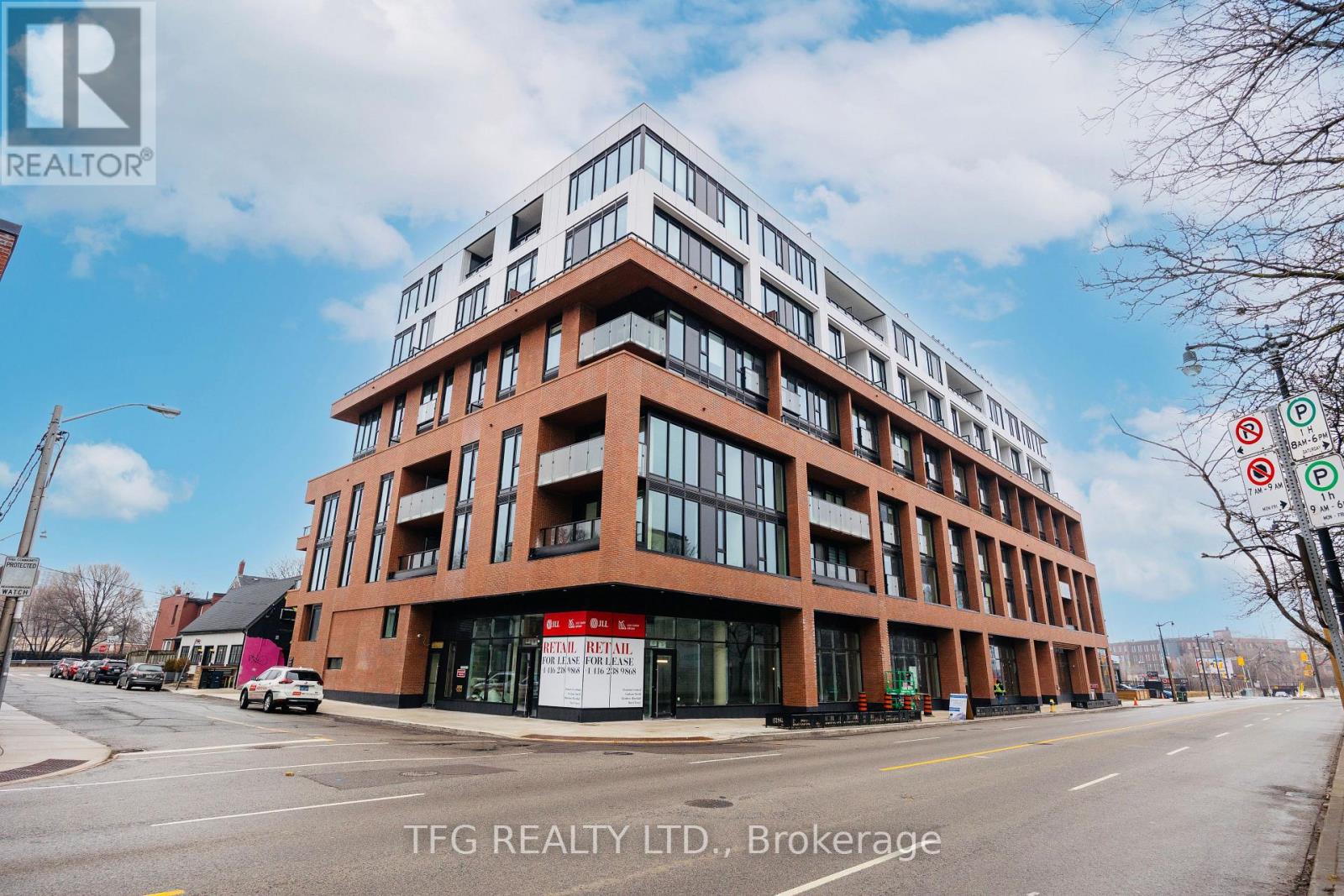 810 - 2720 Dundas Street W, Toronto, Ontario  M6P 0C3 - Photo 1 - W11912653