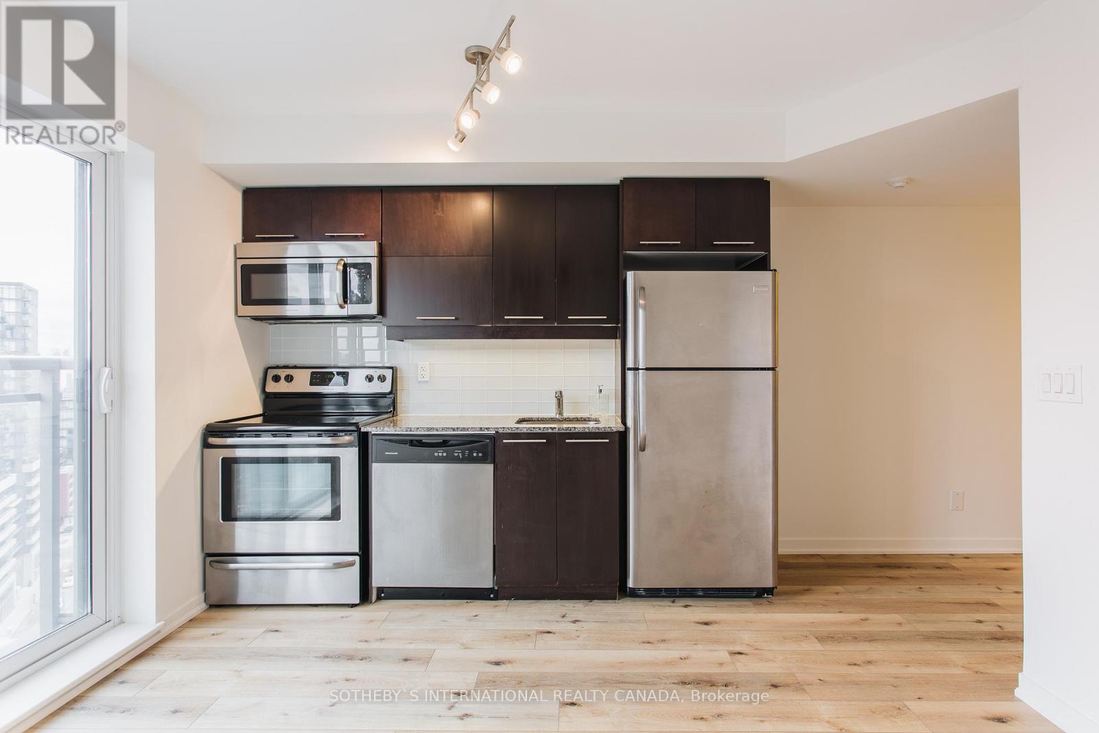 Property at 1619 - 38 JOE SHUSTER WAY image 3