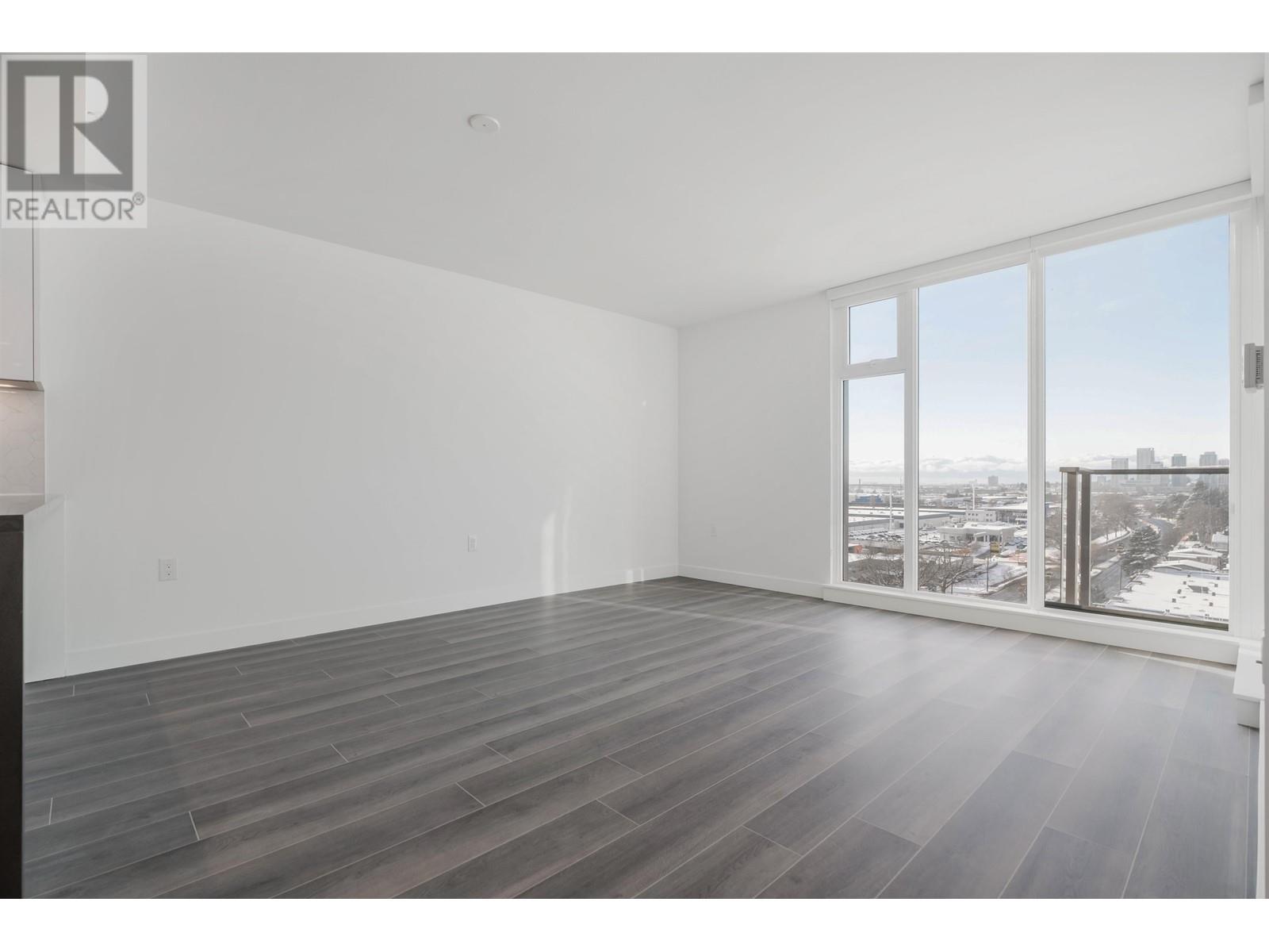 Listing Picture 14 of 31 : 904 8188 FRASER STREET, Vancouver / 溫哥華 - 魯藝地產 Yvonne Lu Group - MLS Medallion Club Member