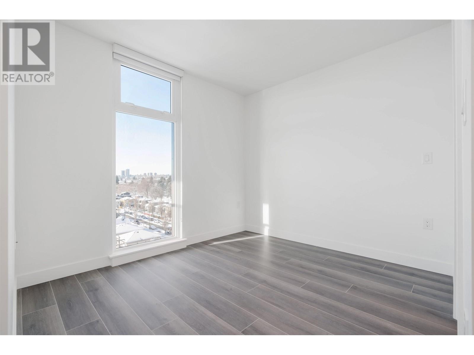 Listing Picture 17 of 31 : 904 8188 FRASER STREET, Vancouver / 溫哥華 - 魯藝地產 Yvonne Lu Group - MLS Medallion Club Member