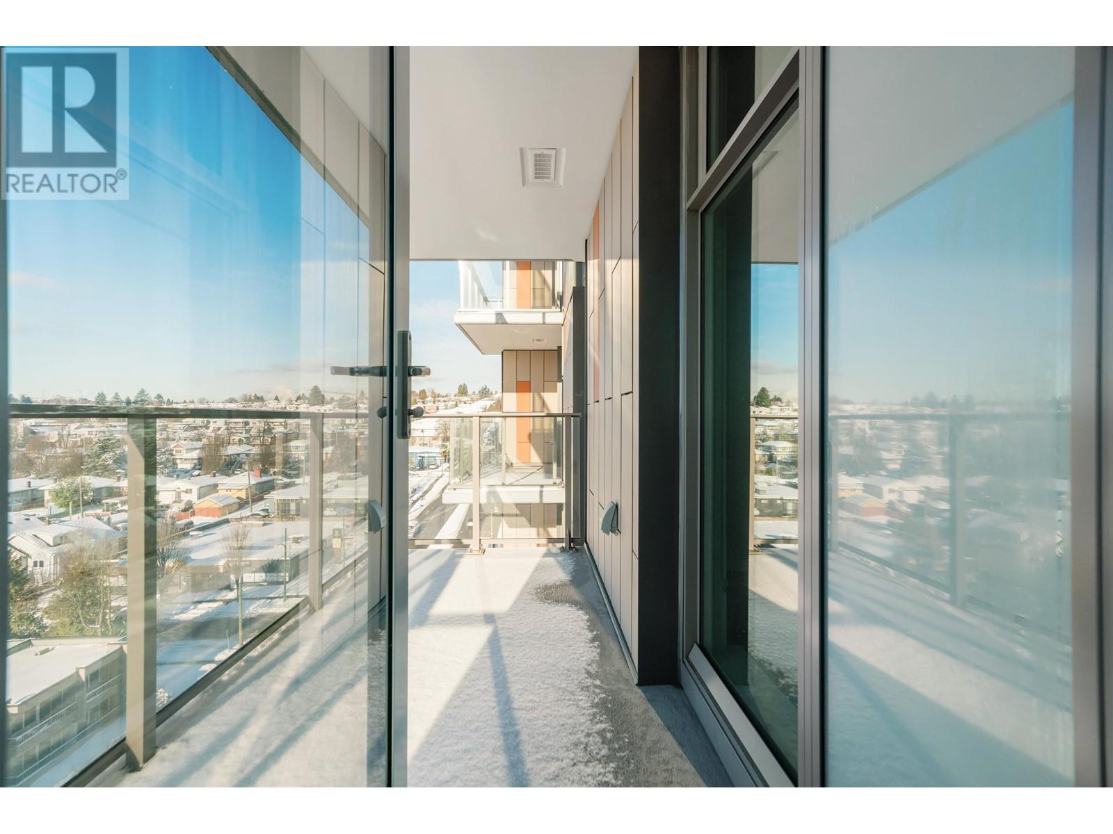 Listing Picture 24 of 31 : 904 8188 FRASER STREET, Vancouver / 溫哥華 - 魯藝地產 Yvonne Lu Group - MLS Medallion Club Member