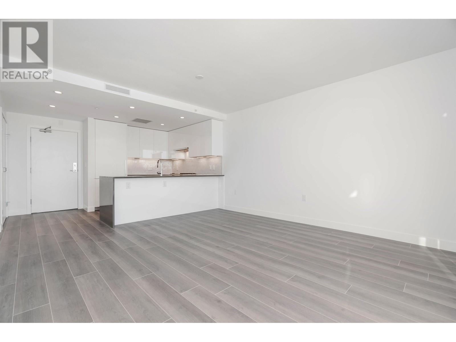 Listing Picture 7 of 31 : 904 8188 FRASER STREET, Vancouver / 溫哥華 - 魯藝地產 Yvonne Lu Group - MLS Medallion Club Member